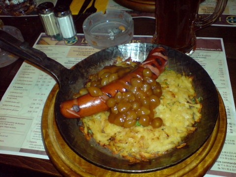 et de "Rostis", spécialités suisse à base de pommes de terre rapées.