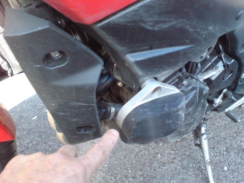 la protection coté gauche.